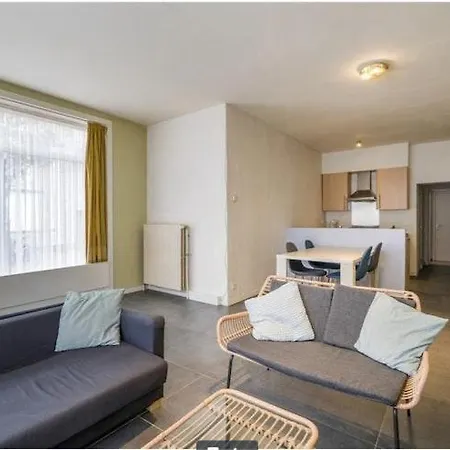 Promo, Maximum 4 Personen, Dichtbij Zee,1 Slaapkamer-2persoonsbed, In Woonkamer, 1persoonsbed En Slaapbank In Living Ostend